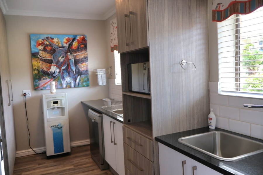 4 Bedroom Property for Sale in Wavecrest Eastern Cape